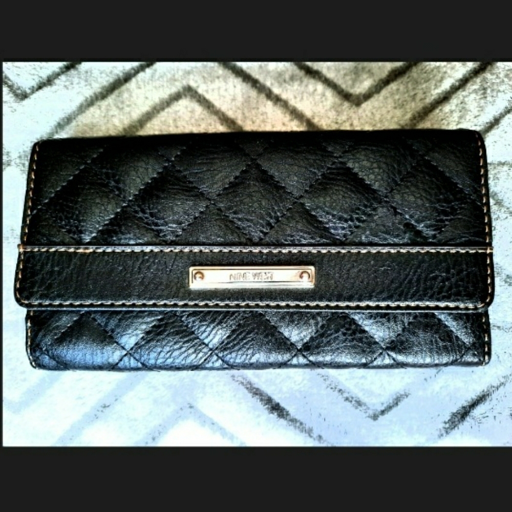 ☆FINAL PRICE☆ Nine West Quilted Leather Wallet